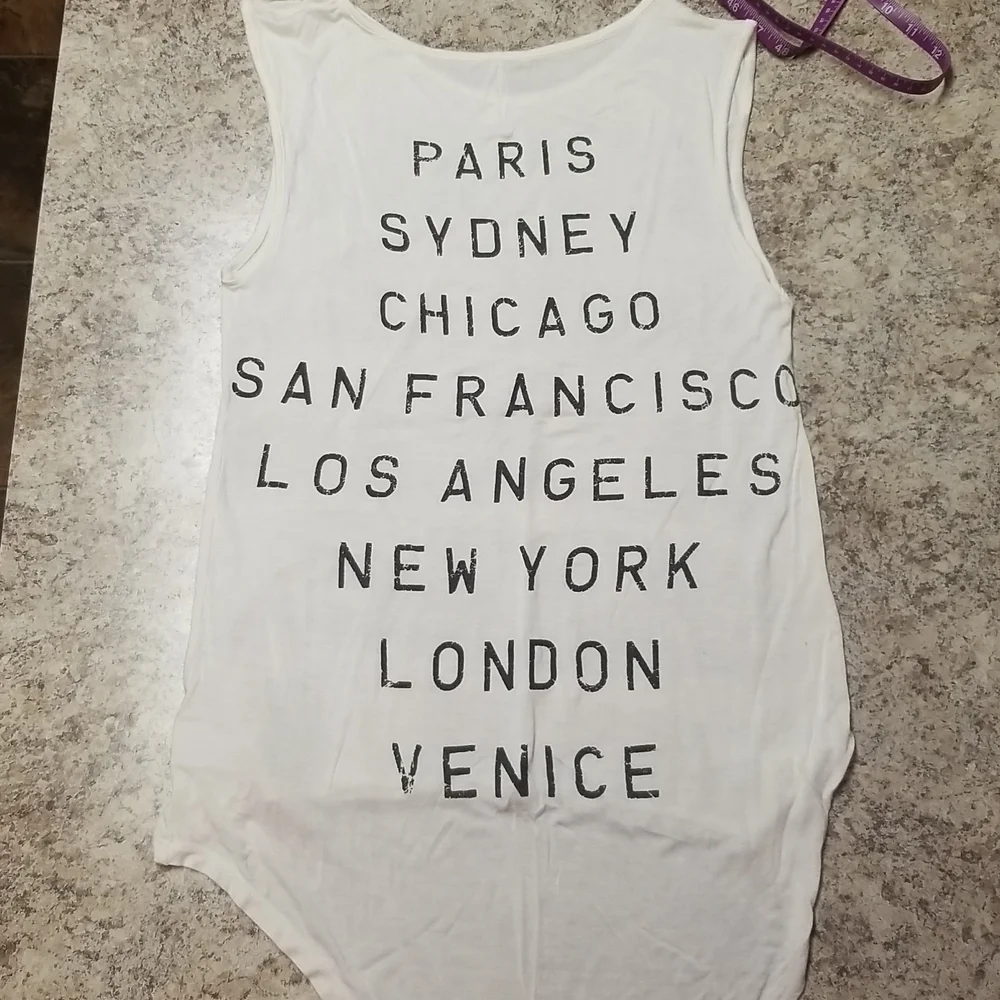 Tank - Picture 5 of 6